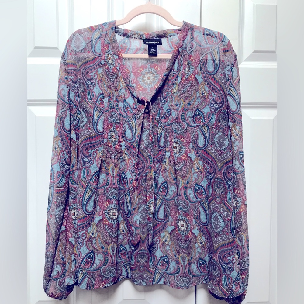 Lane Bryant sheer paisley print, lantern sleeve, tie neck blouse Sz 14/16. EUC
